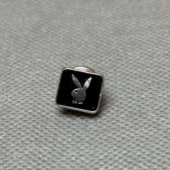 Vintage Playboy Pin Club Member Lapel Pin Tie Tack Silver-Tone Iconic Bunny Logo - Picture 5 of 7